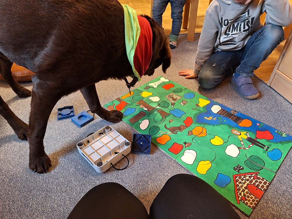 Hund in der Kita Gruppe